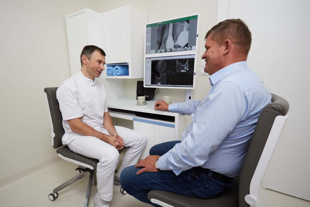 leczenie kanałowe pod mikroskopem łódź